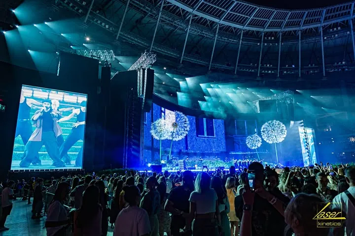 МОТ ВТБ Арена 31 августа 2025 Москва Световое освещение мероприятия #laserkinetics Визуально технический дизайн @oops_team 5.webp
